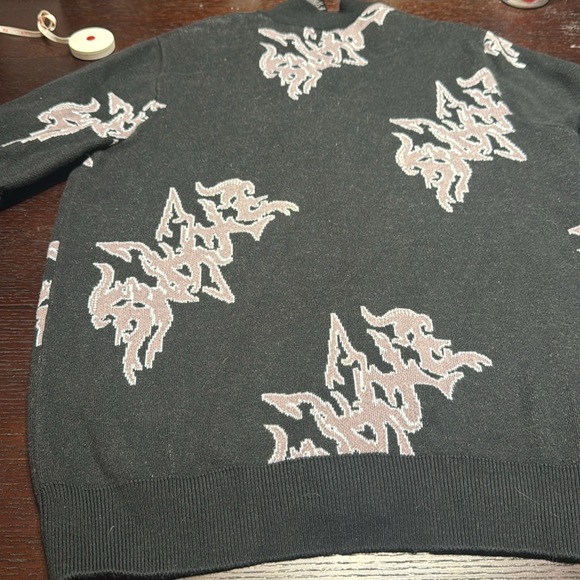 SWIXXZ Cardigan Sweater, 5 Buttons, Design Front and on the Back. Size S. - Picture 5 of 9